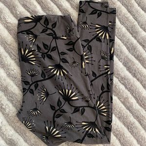 Lularoe leggings tall n curvey